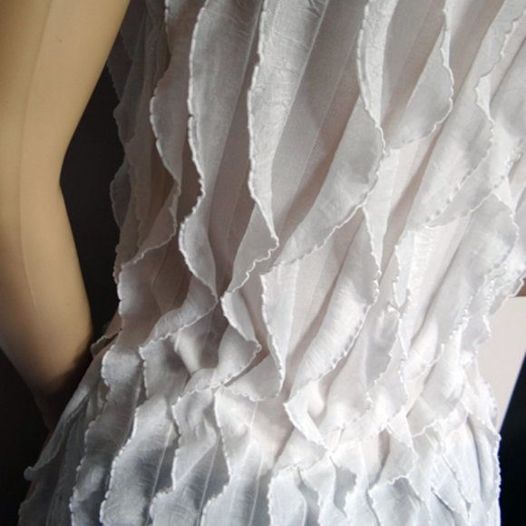 Summery White Ruffle Top - Picture 3 of 3